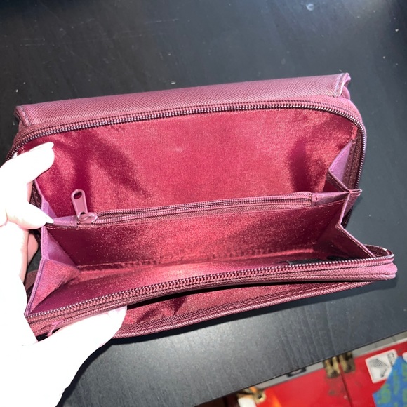 Large Checkbook Wallet Clutch - Picture 5 of 12